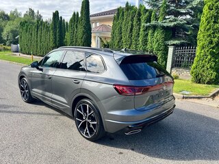 2026 Volkswagen Touareg III Рестайлинг, серый, 10200000 рублей, вид 5