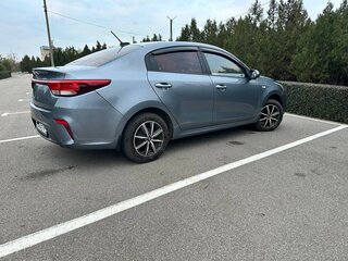 2017 Kia Rio IV, серый, 1040000 рублей, вид 3