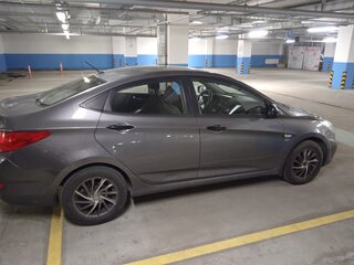 2012 Hyundai Solaris I, серый, 699900 рублей, вид 4