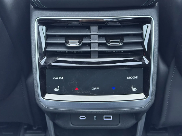 2026 Geely Monjaro I, серебристый - вид 22
