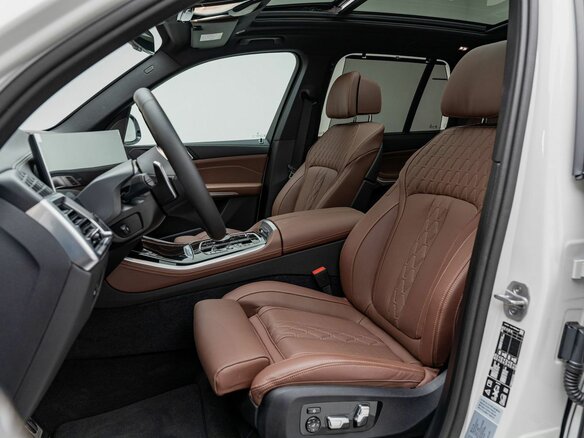 2025 BMW X5 40i IV (G05/G18) Рестайлинг, белый - вид 12
