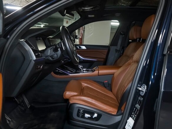 2020 BMW X7 M50d I (G07), чёрный - вид 4
