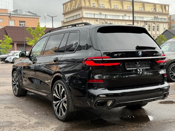2026 BMW X7 40d I (G07) Рестайлинг, чёрный, 15189000 рублей - вид 10