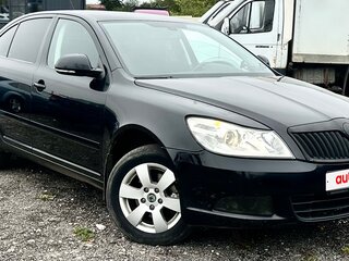 2010 Skoda Octavia II (A5) Рестайлинг, чёрный, 429000 рублей, вид 1