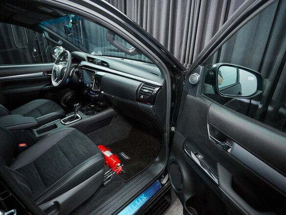 2026 Toyota Hilux VIII Рестайлинг 2, чёрный - вид 13