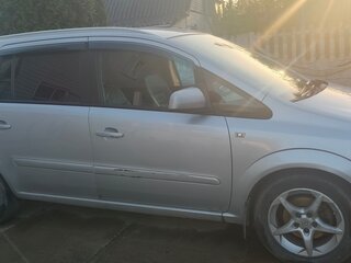 2012 Opel Zafira B Рестайлинг, серебристый, 650000 рублей, вид 2