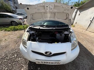 2007 Toyota Vitz II (XP90), белый, 560000 рублей, вид 1