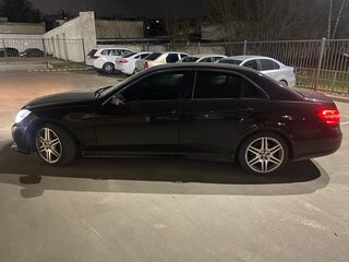 2010 Mercedes-Benz E-Класс 200 5G-Tronic IV (W212, S212, C207), чёрный, 1300000 рублей, вид 2