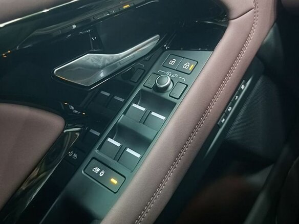 2025 Land Rover Range Rover Evoque L II Рестайлинг, белый, 5699000 рублей - вид 12