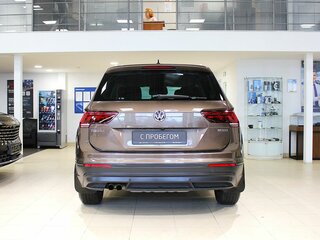 2019 Volkswagen Tiguan II, коричневый, 2340000 рублей, вид 5