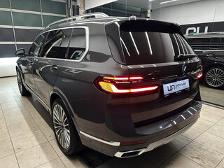 2025 BMW X7 40i I (G07) Рестайлинг, серый, 15990000 рублей, вид 4