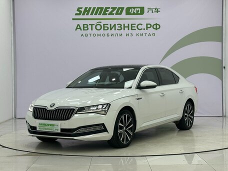2023 Skoda Superb III Рестайлинг, белый, 2150000 рублей, вид 1