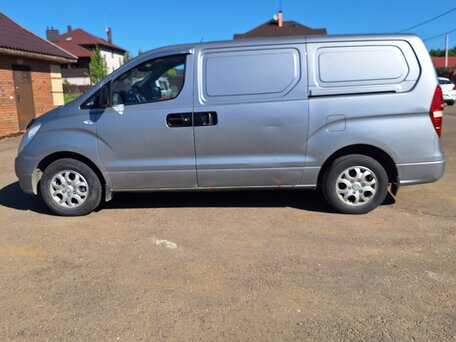 2010 Hyundai Grand Starex, серебристый, 730000 рублей, вид 5
