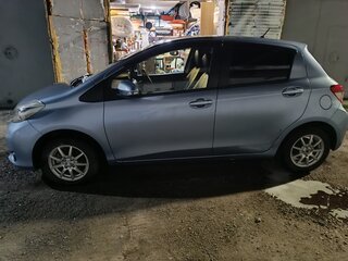 2012 Toyota Vitz III (XP130), голубой, 600000 рублей, вид 5
