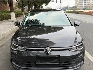 2023 Volkswagen Golf VIII, чёрный, 1517000 рублей, вид 2