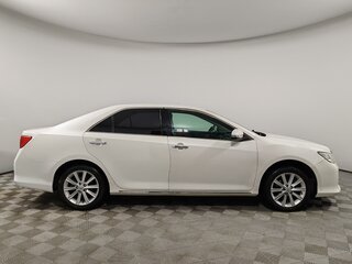 2013 Toyota Camry VII (XV50), белый, 1220000 рублей, вид 4