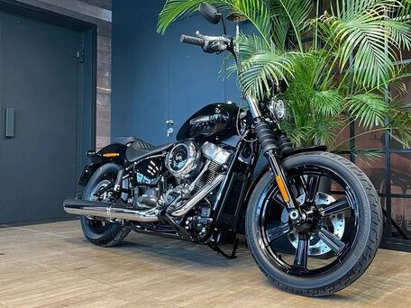 2025 Harley-Davidson Street Bob, чёрный, 2500000 рублей, вид 5
