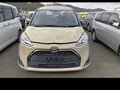 2020 Toyota Sienta II Рестайлинг, бежевый, 1500000 рублей