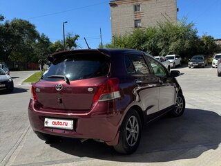 2010 Toyota Vitz II (XP90), красный, 580000 рублей, вид 4