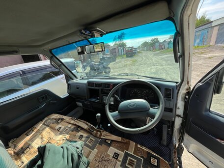 1999 Toyota Dyna, белый, 950000 рублей, вид 5