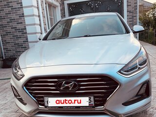2019 Hyundai Sonata VII (LF) Рестайлинг, серебристый, 1900000 рублей, вид 3