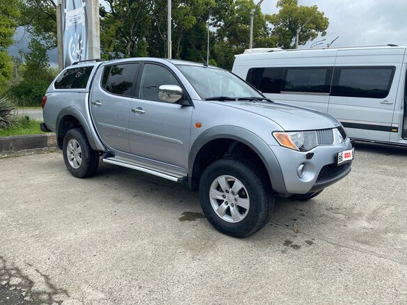 2008 Mitsubishi L200 IV, серебристый, 1570000 рублей - вид 3