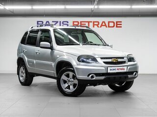 2018 Chevrolet Niva I Рестайлинг, серебристый, 899000 рублей, вид 3