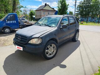 1999 Mercedes-Benz M-Класс 430 I (W163), чёрный, 250000 рублей, вид 1