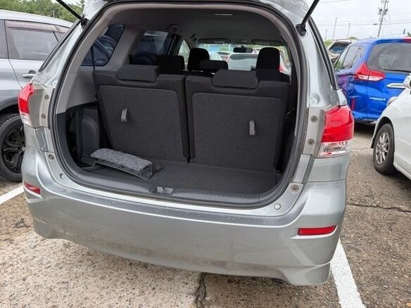 2011 Toyota Wish II, серебристый, 824911 рублей - вид 17