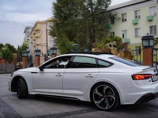 2021 Audi RS 5 II (F5) Рестайлинг, белый, 8500000 рублей, вид 4