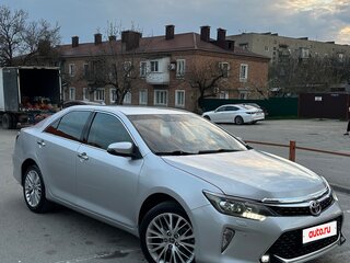 2012 Toyota Camry VII (XV50), серебристый, 1390000 рублей, вид 1