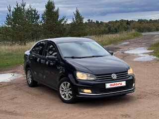 2017 Volkswagen Polo V Рестайлинг, чёрный, 660000 рублей, вид 3