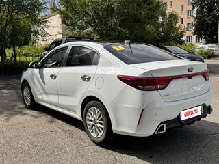 2020 Kia Rio IV Рестайлинг, белый, 1550000 рублей, вид 5