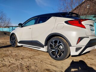 2020 Toyota C-HR I Рестайлинг, белый, 2500000 рублей, вид 3
