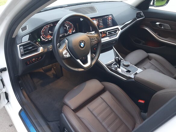 2022 BMW 3 серии 320i VII (G2x), белый, 3900000 рублей - вид 6