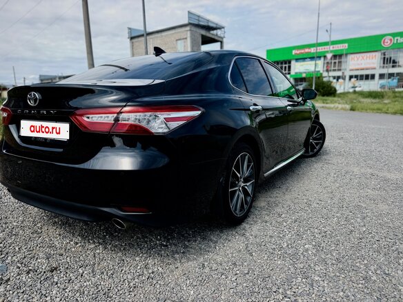 2018 Toyota Camry VIII (XV70), чёрный, 3320000 рублей - вид 3