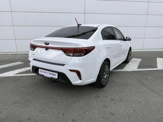 2017 Kia Rio III Рестайлинг, белый, 1105000 рублей, вид 5