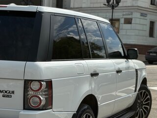 2011 Land Rover Range Rover III Рестайлинг 2, белый, 2000000 рублей, вид 3