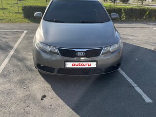 2010 Kia Cerato 6-speed II, серый, 750000 рублей, вид 2