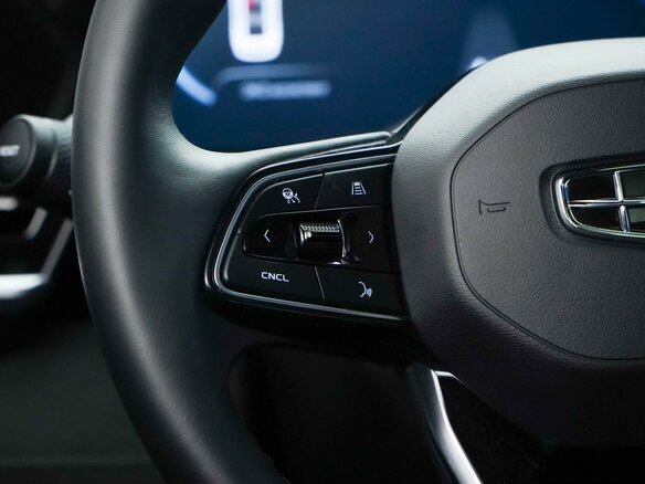 2025 Geely Monjaro I, серый, 3999077 рублей - вид 13