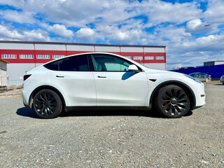 2021 Tesla Model Y Long Range I, белый, 4620000 рублей, вид 3