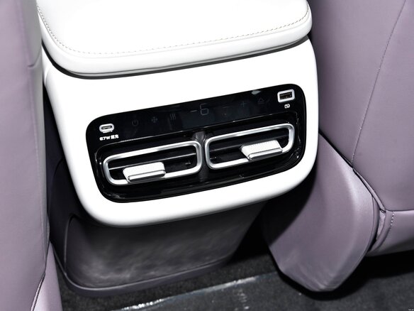 2026 Changan Qiyuan A06 28.39 kWh, серебристый, 2595000 рублей - вид 19