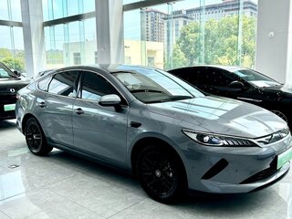 2025 BYD Qin Plus EV 510 I Рестайлинг, серебристый, 1800678 рублей, вид 3