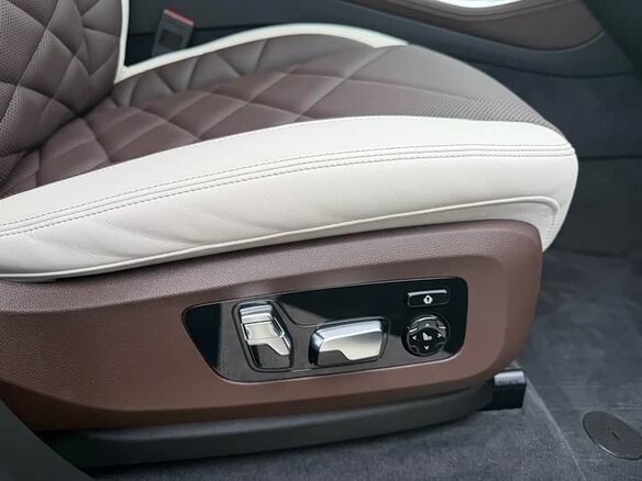 2023 BMW X5 40Li IV (G05/G18) Рестайлинг, чёрный - вид 11