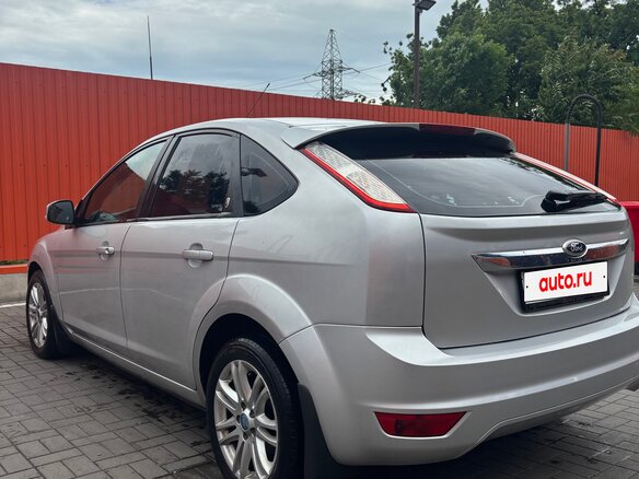 2008 Ford Focus II Рестайлинг, серебристый, 530000 рублей - вид 3
