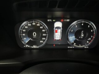 2017 Volvo XC90 II, белый, 4200000 рублей, вид 3