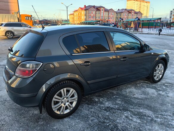 2010 Opel Astra H Рестайлинг, серый, 590000 рублей - вид 4