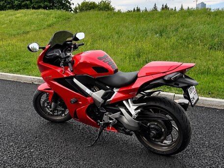 2014 Honda VFR 800, красный, 650000 рублей, вид 4