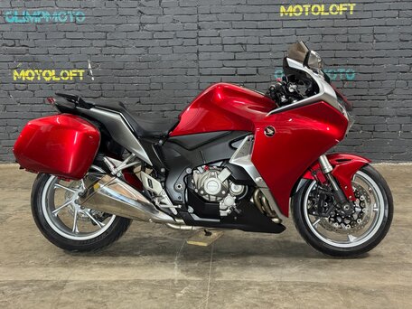 2011 Honda VFR 1200, красный, 875000 рублей, вид 3