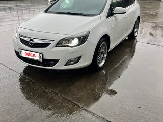 2011 Opel Astra J, белый, 850000 рублей, вид 1